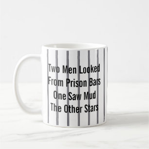 Caneca De Café Dois Homens Olharam das Grades da Prisão...