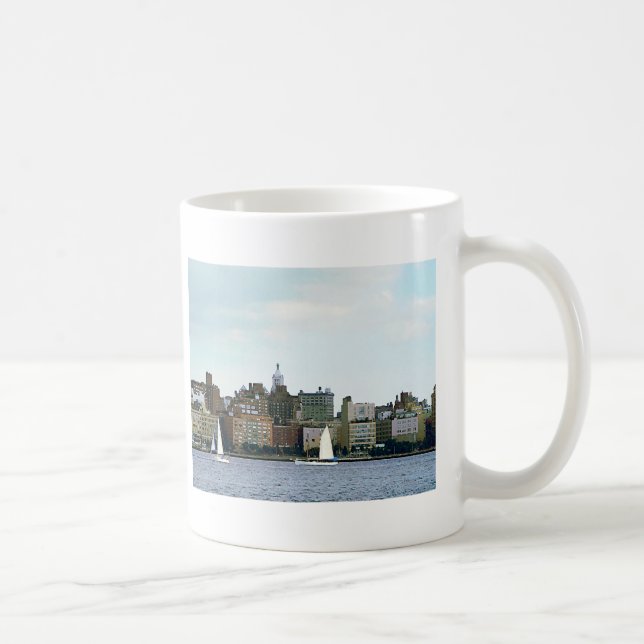 Caneca De Café Dois veleiros contra Manhattan Skyline (Direita)