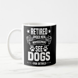 Caneca De Café Dono De Cachorro Engraçado E Aposentado Sob Novo C