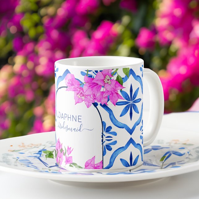 Caneca De Café Dons de Bridesmaid azulejos azuis bougainvilleas p (Bridesmaid gifts blue tiles bougainvilleas custom coffee mug personalized name mug bridal party favo)