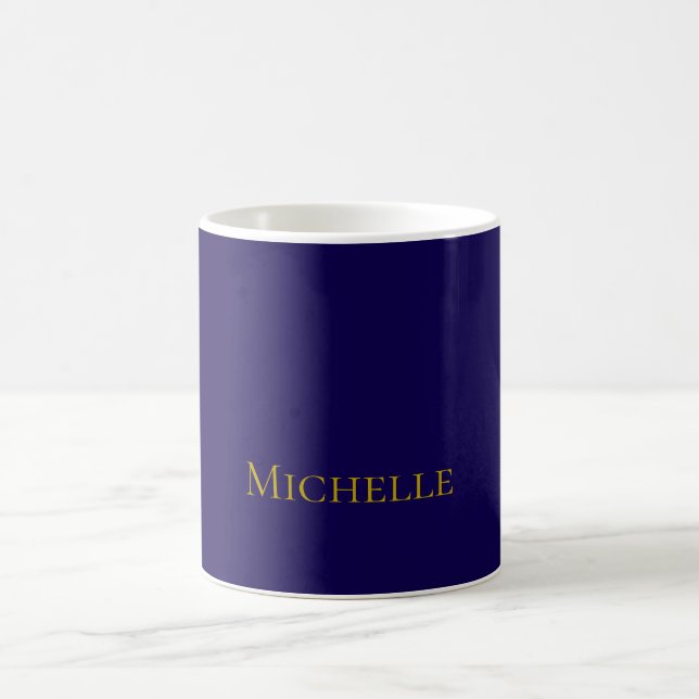 Caneca De Café Dourado e escuro Cor Azul Simples Moderno (Centro)