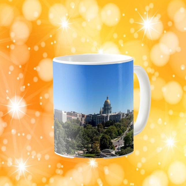 Caneca De Café Downtown Denver Skyline Colorado State Capitol (A mug featuring a photograph of downtown Denver, Colorado.)