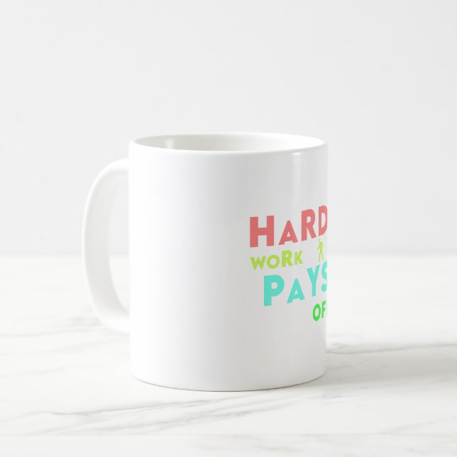 Caneca De Café Duro Trabalha Desligado - Fique Focado, Fique Moti (Frente Esquerda)