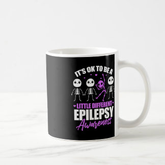 Caneca De Café É bom ser um pouco diferente de consciência da epi