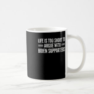 Caneca De Café É Muito Curto Para Discutir Com Os Apoiadores Da B