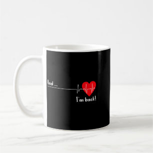 Caneca De Café E Voltando Batimento Cardíaco De Ekg Para Cardiolo