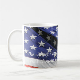 Caneca De Café Eagle em um cacto na frente da bandeira dos EUA