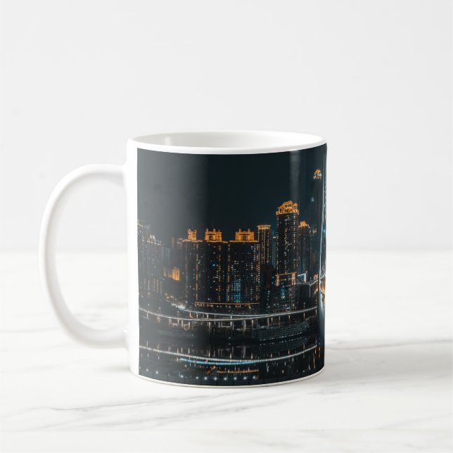 CANECA DE CAFÉ EDIFÍCIOS CIDADÃOS DURANTE A NOITE (Esquerda)
