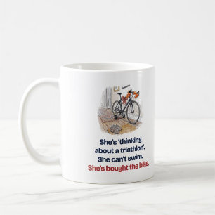 Caneca De Café Ela Está Pensando em uma Corrida de Triatlo Divert