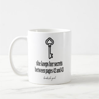 Caneca De Café Ela Guarda Seus Segredos Entre as Páginas 42 e 43 