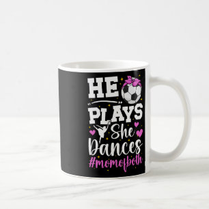 Caneca De Café Ele Põe Ela Dança A Mãe Tanto Dança Como Futebol M
