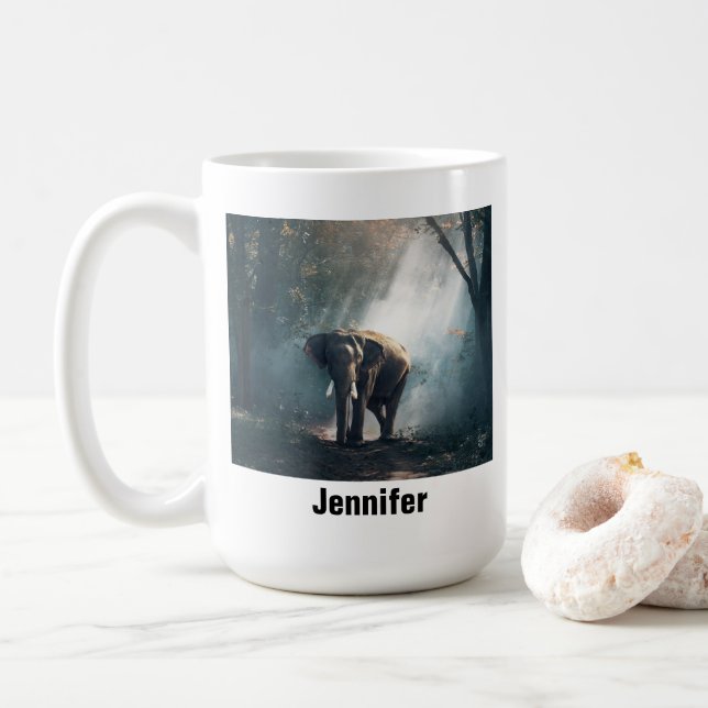 Caneca De Café Elefante Asiático em Limpeza de Floresta Solta (Com Donut)