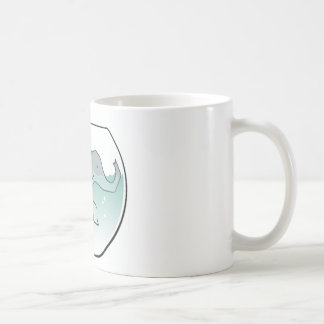 Caneca De Café Elefante que nada ao redor na bacia do peixe