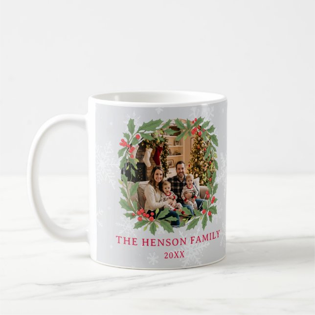 Caneca De Café Elegant Holly Wreath Merry Christmas Family Photo (Esquerda)