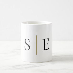 Caneca De Café Elegante Monograma Minimalista em Ouro Preto