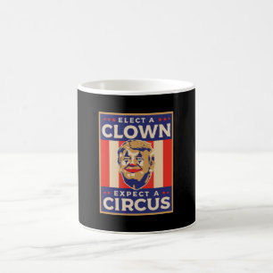 Caneca De Café Eleger um palhaço à espera de um circo