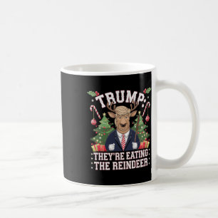 Caneca De Café Eles Estão Comendo Papais noeis De Natal Para A Re