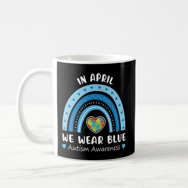 Caneca De Café Em abril Vestimos que a camisa azul é o presente p (Esquerda)