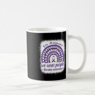 Caneca De Café Em Agosto Usamos Roxo Rainbow Sobredosagem Conscie