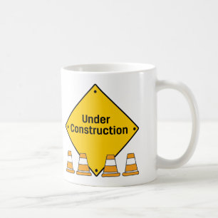 Caneca De Café Em Construção com Cones