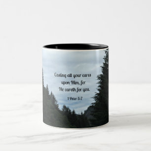 Caneca De Café Em Dois Tons 1 Peter 5:7 A fazer com que cuide dele...