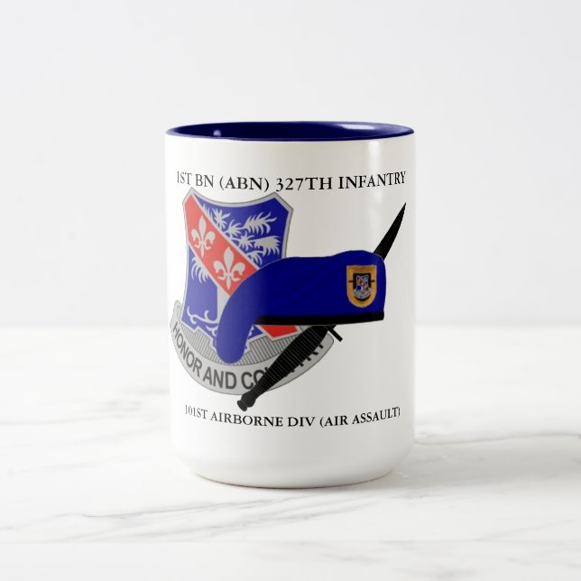 CANECA DE CAFÉ EM DOIS TONS 1RUA BN (ABN) 327TH INFANTRY 101RUA AIRBORNE (Centro)