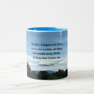 Caneca De Café Em Dois Tons 2 Cor. 5:17 Por isso, se alguém estiver no Cristo.