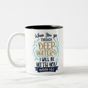 Caneca De Café Em Dois Tons 43:2 de Isaiah EM QUE VOCÊ ATRAVESSA ÁGUAS