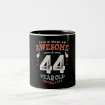 Caneca De Café Em Dois Tons 44 Birthday Funny 44 Years Old<br><div class="desc">This funny graphic saying design makes a great present for a 44 year old birthday man or woman. Make this 44th birthday party special with this design, This is What an Awesome 44 Year Old Looks Like. This product makes the perfect humorous birthday present for your buddy turning 44 years...</div>