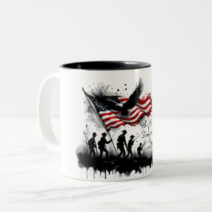 Caneca De Café Em Dois Tons 4 de julho Arte Patriótica com Bandeira e Soldados