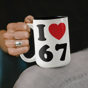 Caneca De Café Em Dois Tons 67 Meme Engraçado Eu Amo Seis Sete 67º aniversário
