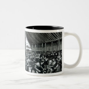 Caneca De Café Em Dois Tons A cozinha de sopa de Spitalfields, 1867