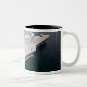 Caneca De Café Em Dois Tons A independência litoral 3 do navio de combate