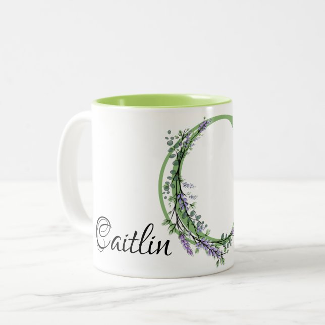Caneca De Café Em Dois Tons A letra C Lavanda Eucalyptus monogramada (Frente Esquerda)