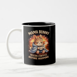 Caneca De Café Em Dois Tons A Mamãe Coelha Precisa de Café Antes de Saltar