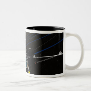 Caneca De Café Em Dois Tons A nave espacial de cinco THEMIS na órbita