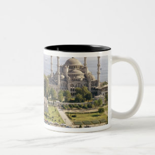Caneca De Café Em Dois Tons A opinião a sultão Ahmet Camii construiu 1609-16