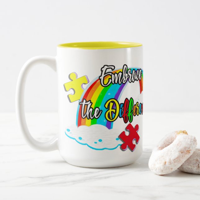 Caneca De Café Em Dois Tons Abraçar a diferença Orgulhosa Mãe Autismo (Com Donut)