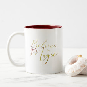 Caneca De Café Em Dois Tons Acredite na tipografia de aspas mágicas em duas co