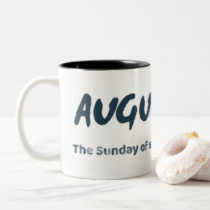 Caneca De Café Em Dois Tons Agosto – O Domingo do Verão Citação de Tipografia