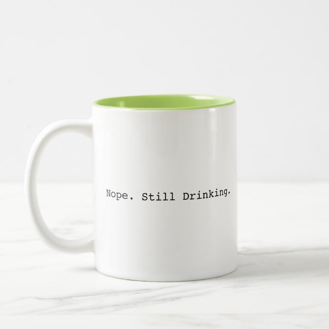 Caneca De Café Em Dois Tons Ainda a Beber Divertido (Esquerda)
