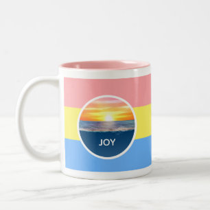 Caneca De Café Em Dois Tons Alegria do nascer do sol no oceano em cores pastéi