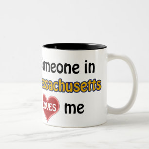 Caneca De Café Em Dois Tons Alguém em Massachusetts me ama