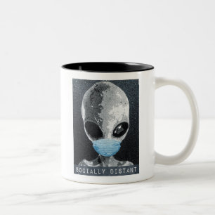 Caneca De Café Em Dois Tons Alienígena de café distante socialmente