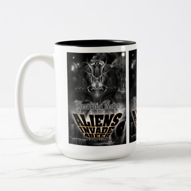 Caneca De Café Em Dois Tons Aliens Invade 4 Beer Galaxy Attack (Esquerda)