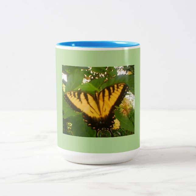 Caneca De Café Em Dois Tons Alimentação de Monarca Amarela (Centro)