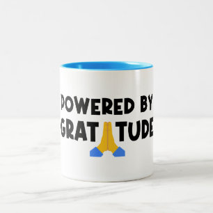 Caneca De Café Em Dois Tons Alimentado Pela Gratidão