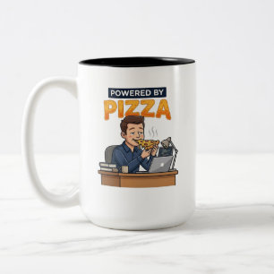 Caneca De Café Em Dois Tons Alimentado por Pizza - Programador Divertido e Jog