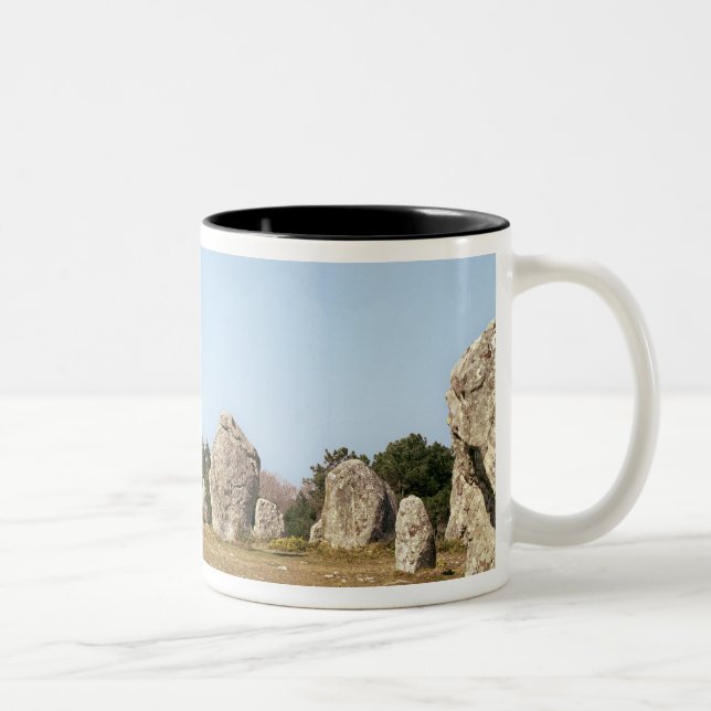 Caneca De Café Em Dois Tons Alinhamento de pedras eretas, megalítico (Direita)