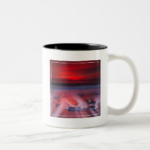 Caneca De Café Em Dois Tons Alvorecer sobre o mar tormentoso